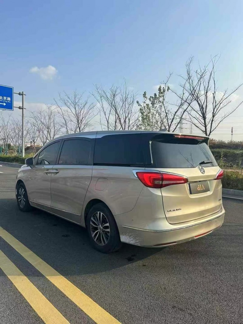 徐州19年别克GL84