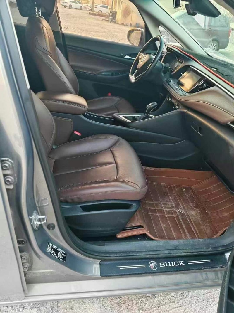 济宁17年别克GL62