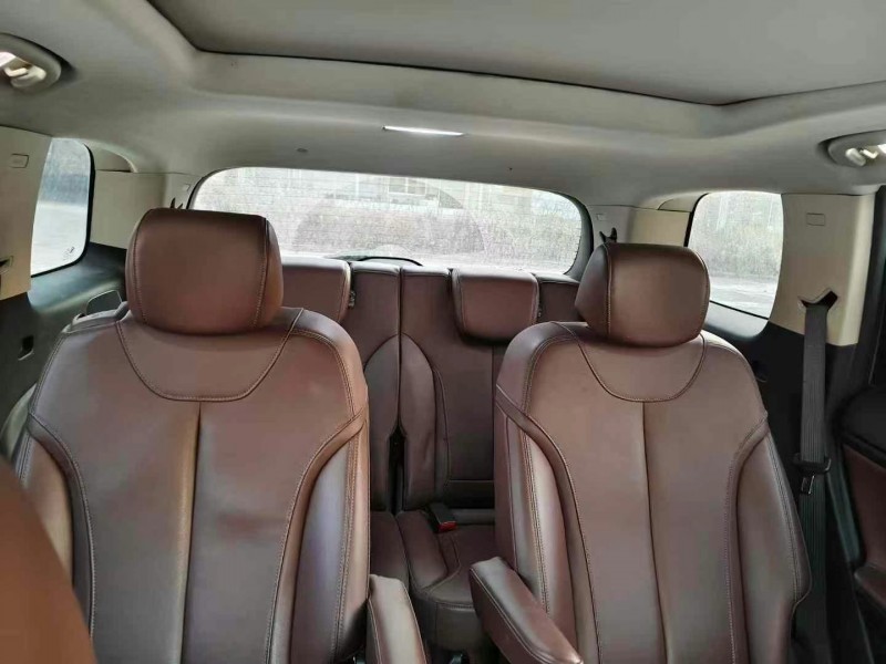 济宁17年别克GL63