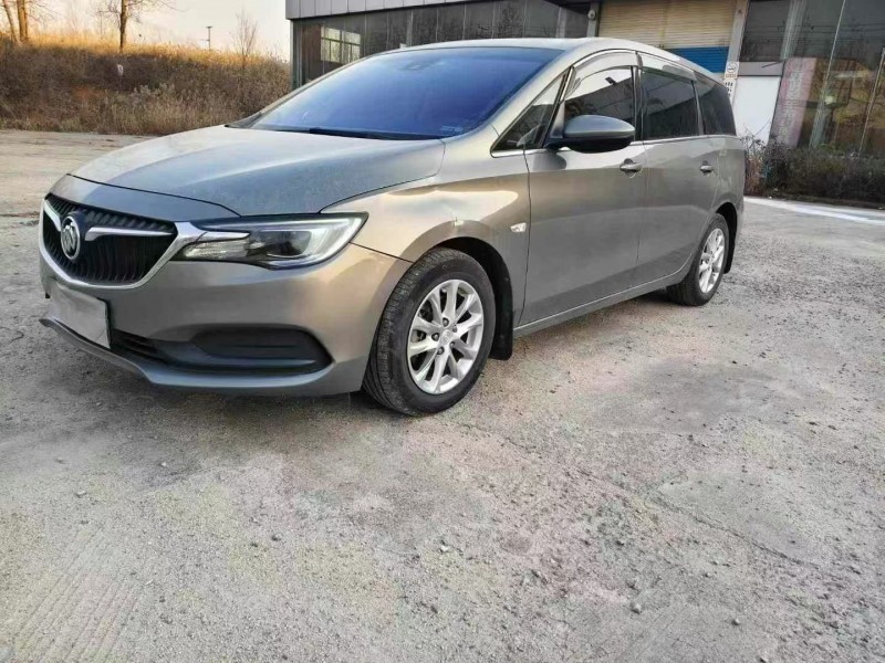 济宁17年别克GL65