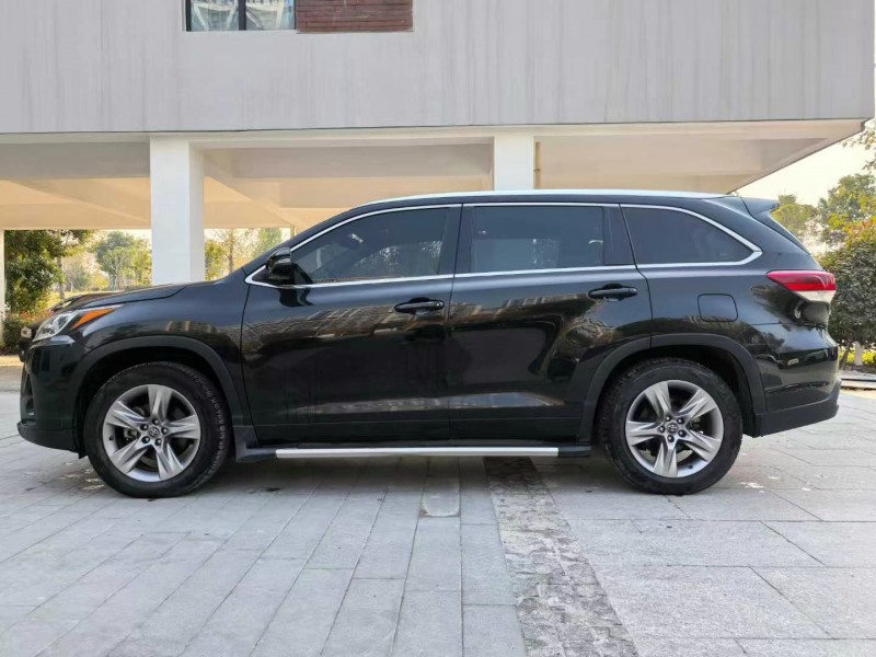 武汉21年丰田汉兰达3