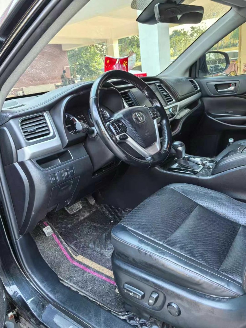 武汉21年丰田汉兰达5