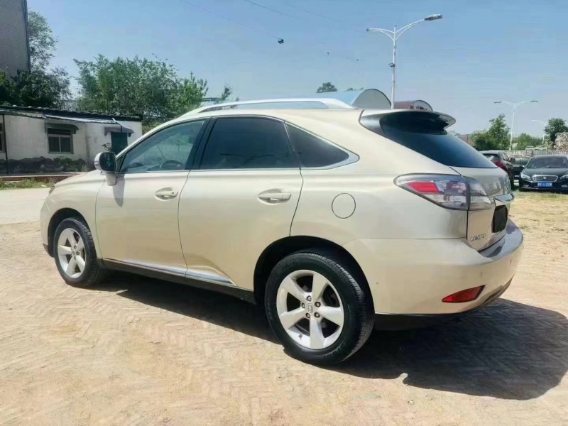 济宁11年雷克萨斯RX3