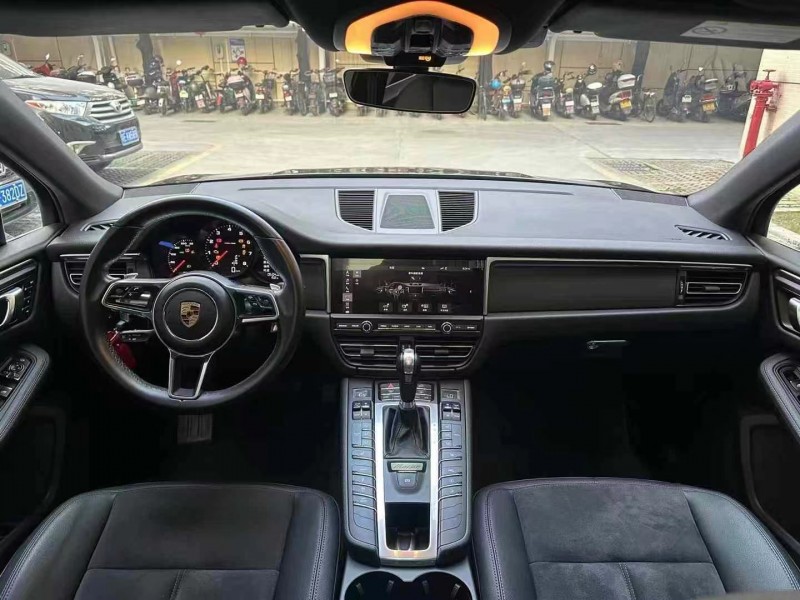 佛山19年保时捷Macan7