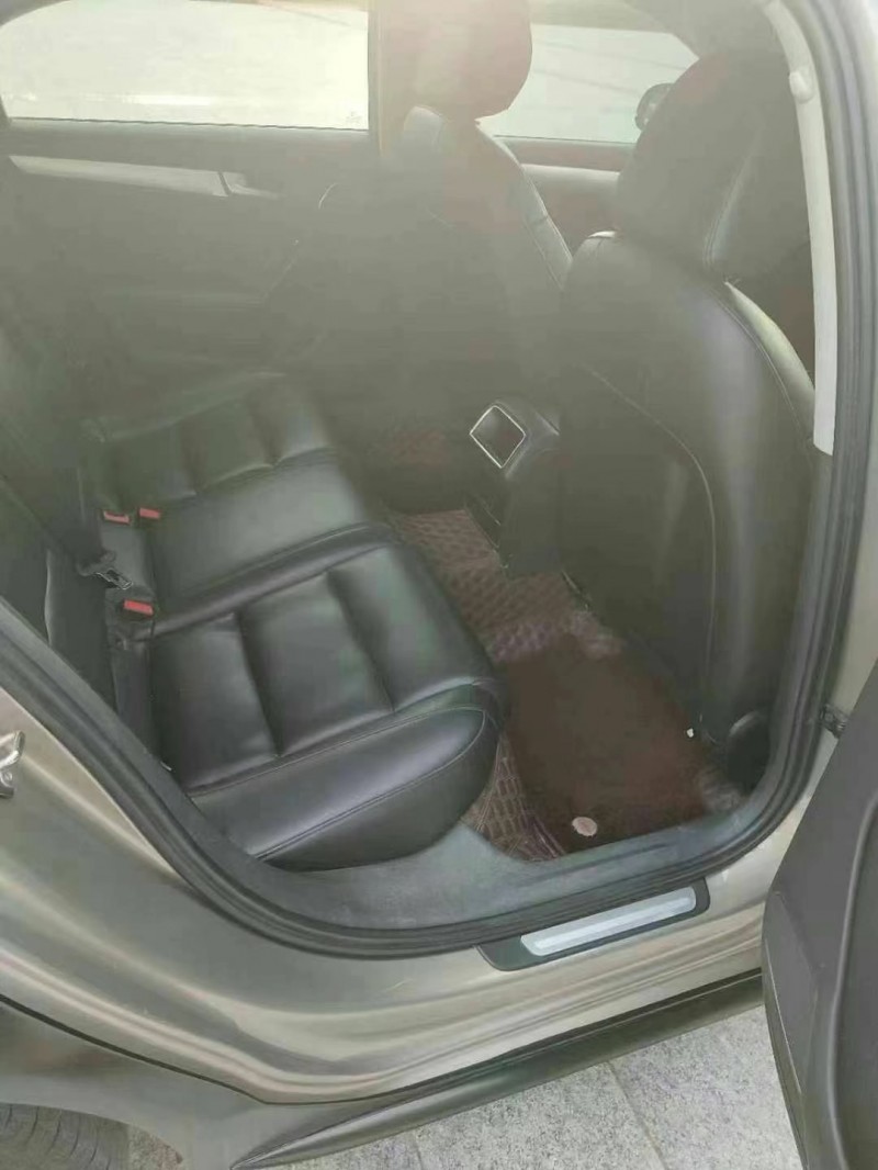 济宁14年奥迪A4L3