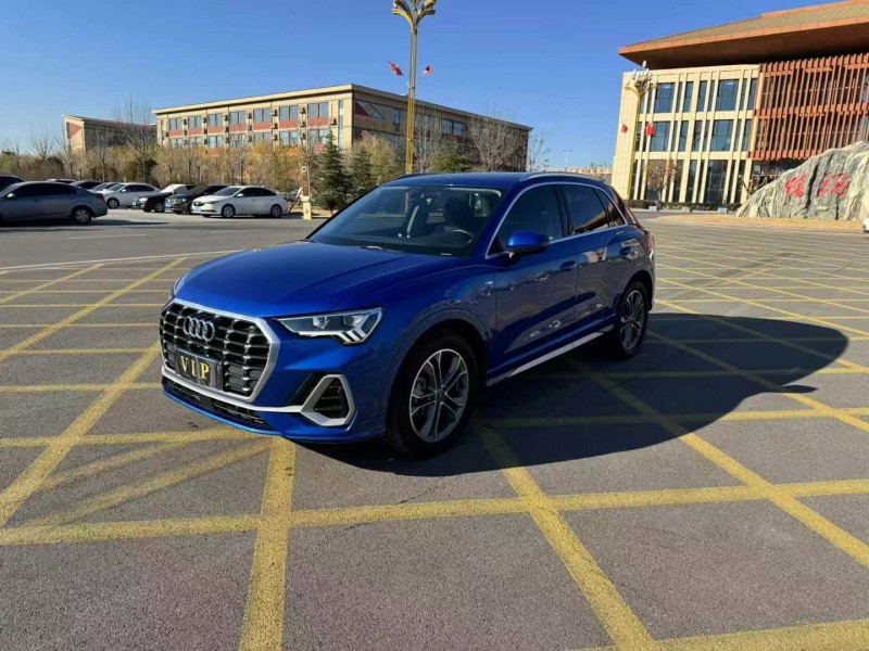 济宁22年奥迪Q32