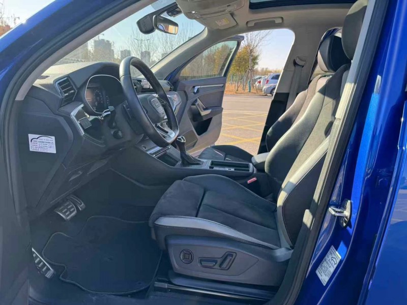 济宁22年奥迪Q33