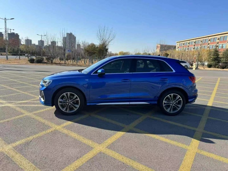 济宁22年奥迪Q37