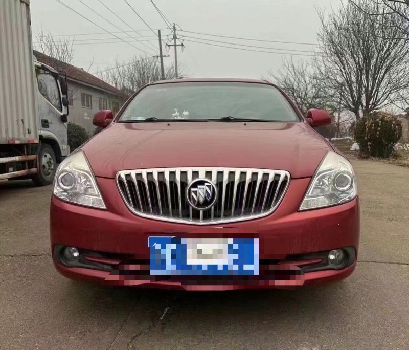 青岛14年别克凯越1