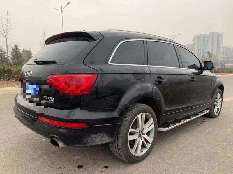 青岛13年奥迪Q77