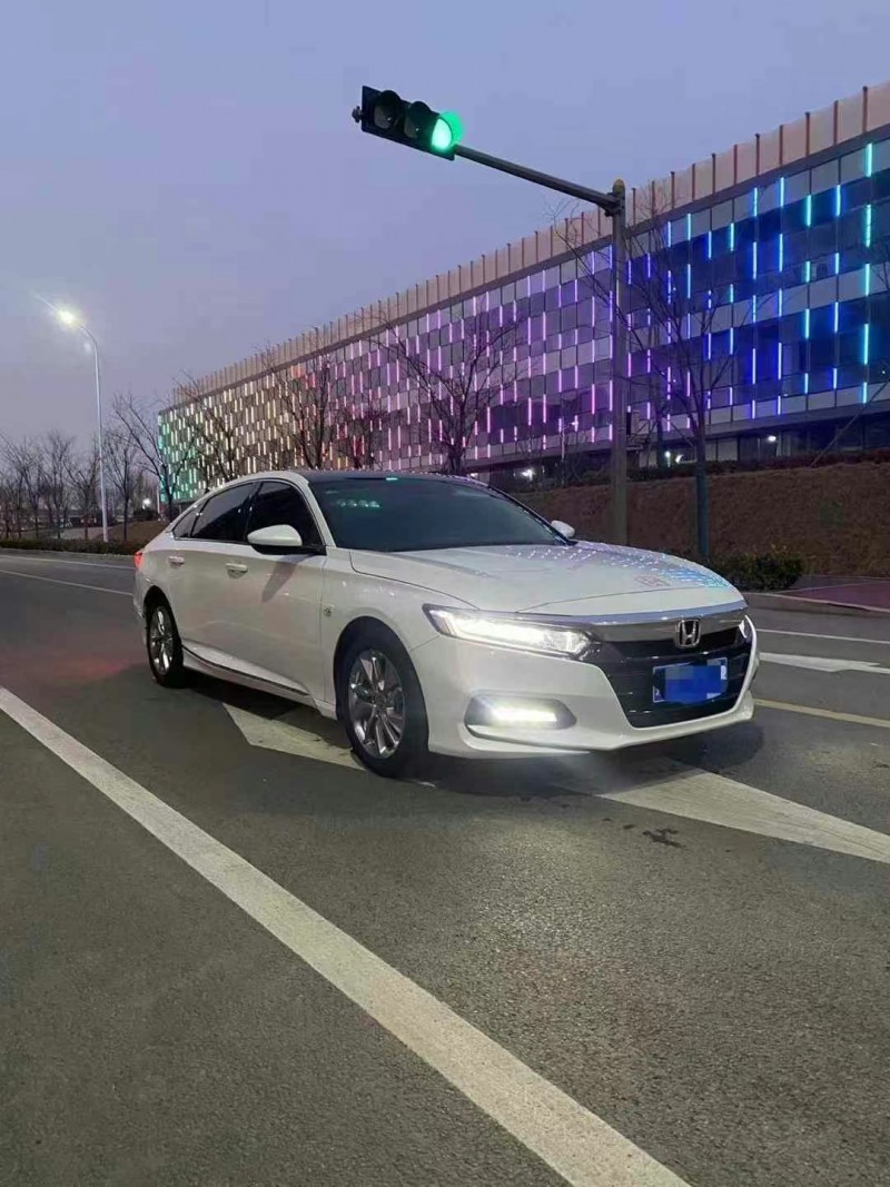 徐州19年本田雅阁3