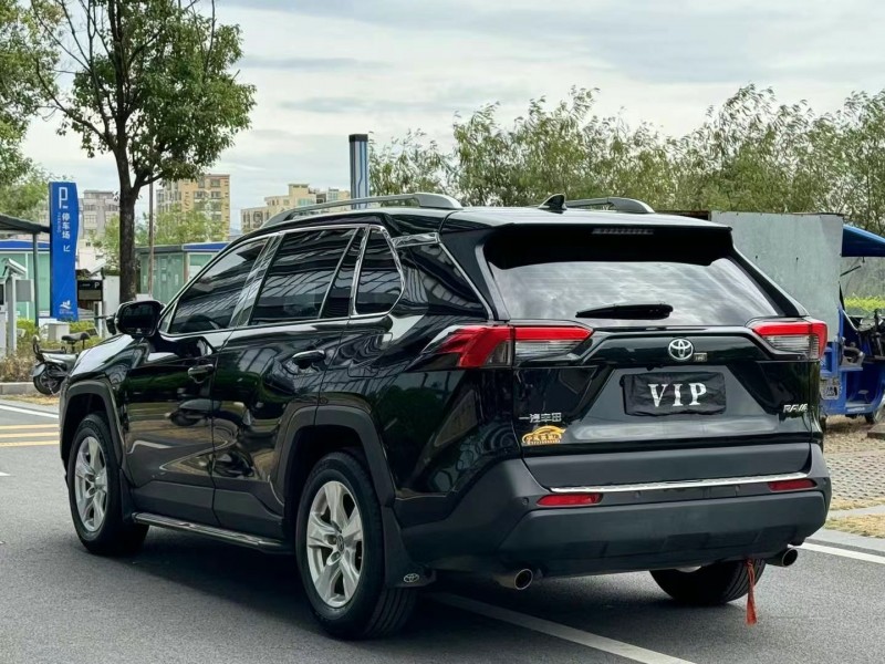 东莞23年丰田RAV4荣放8