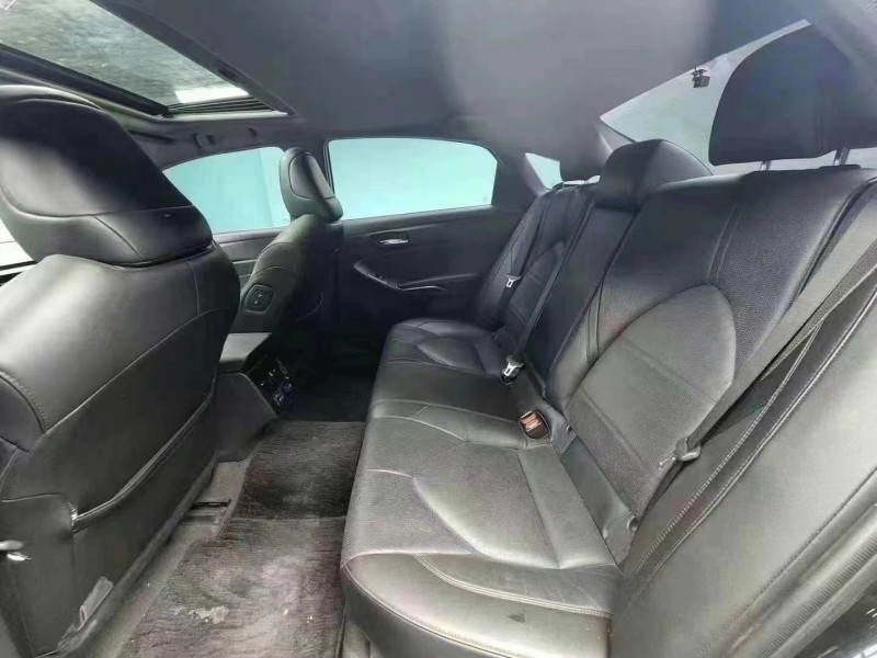 成都22年丰田亚洲龙6