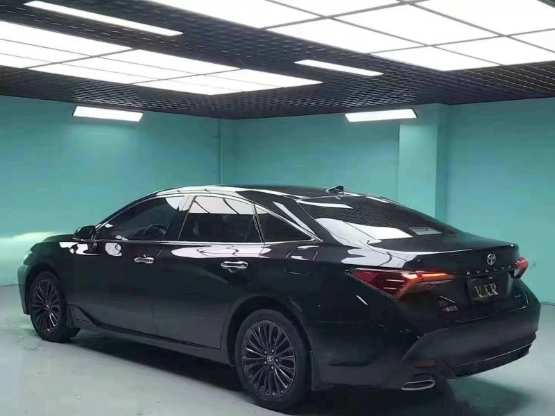 成都22年丰田亚洲龙7