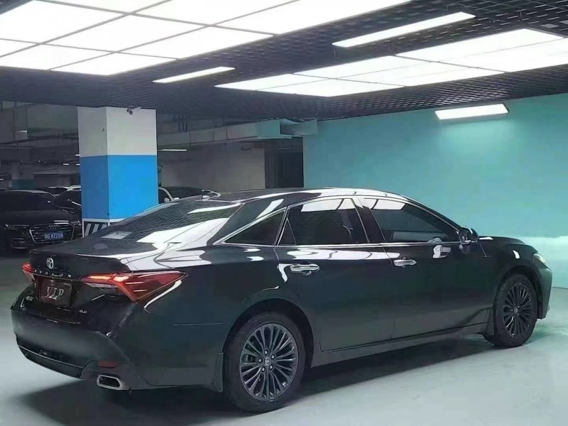 成都22年丰田亚洲龙9