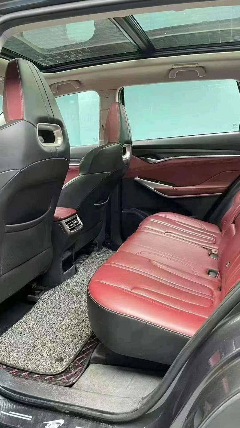 成都20年长安汽车CS755