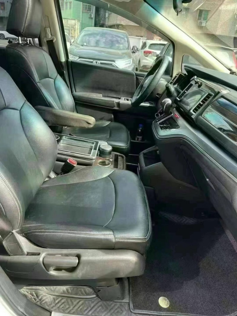 佛山17年本田艾力绅5