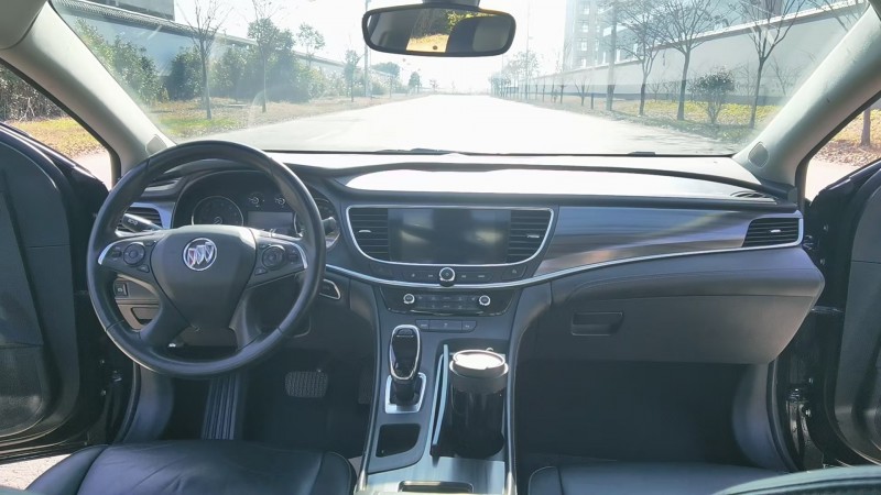 徐州20年别克君越5