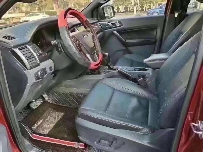 济宁17年福特撼路者5