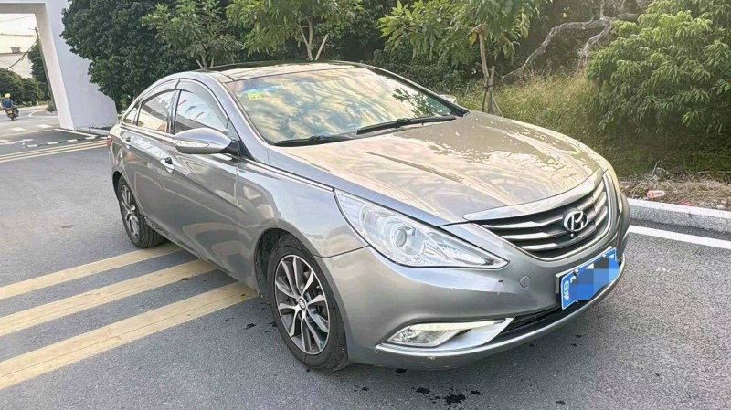 广州13年现代索纳塔2