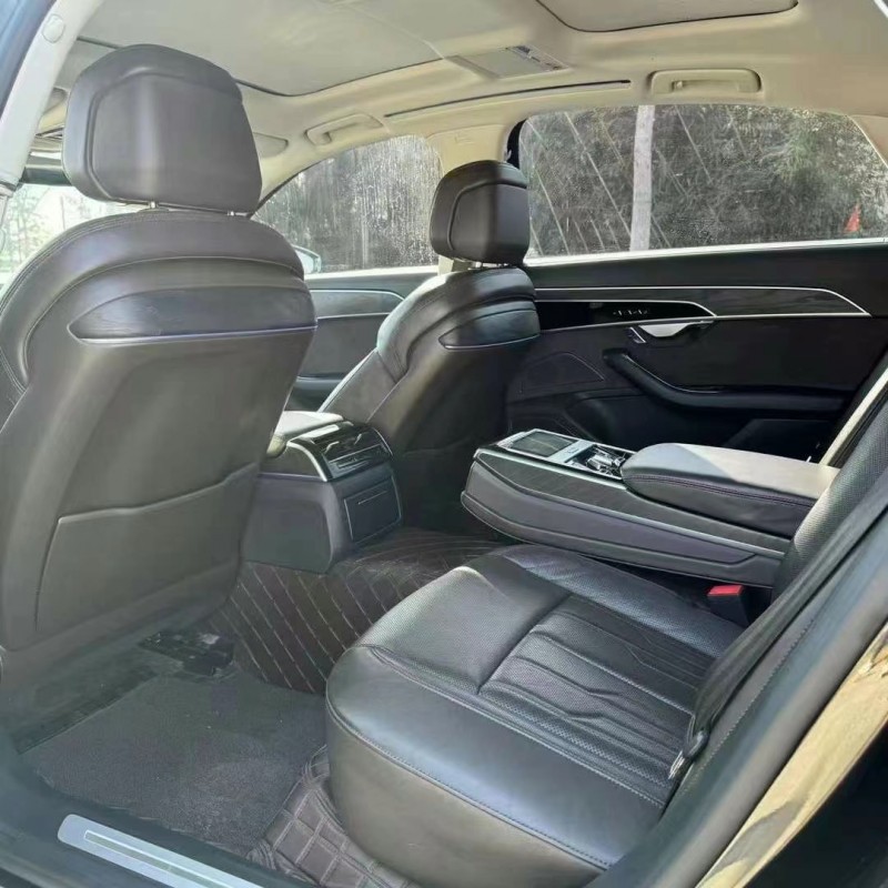 济宁19年奥迪A8L8