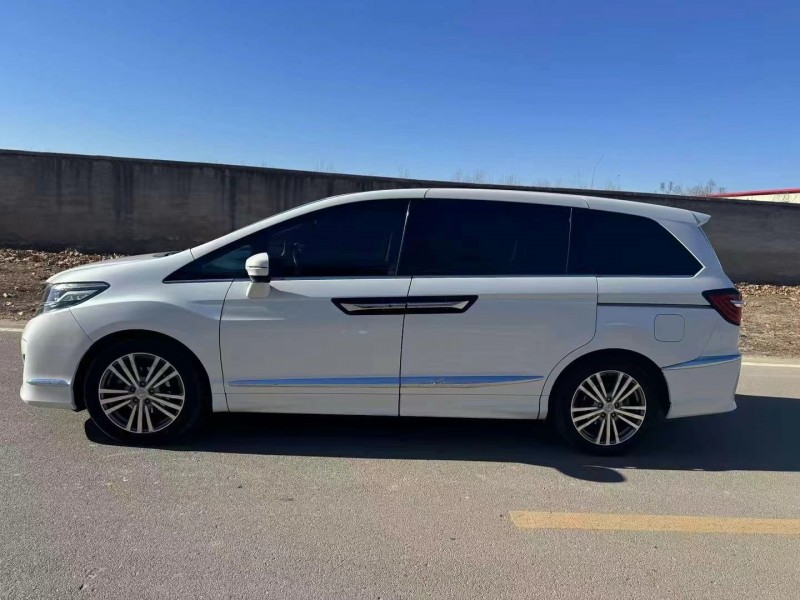 保定18年本田艾力绅2