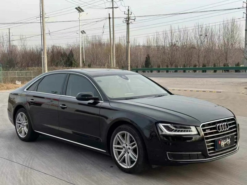 济宁17年奥迪A8L3