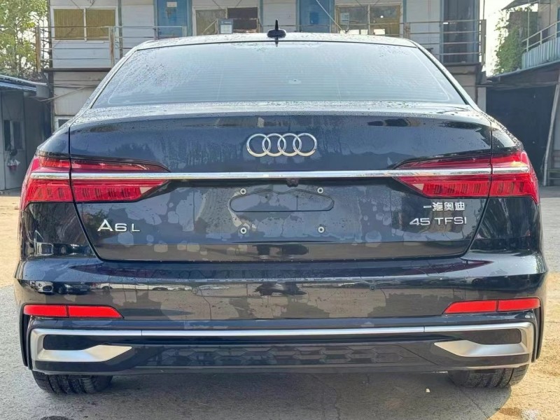 济宁23年奥迪A6L9