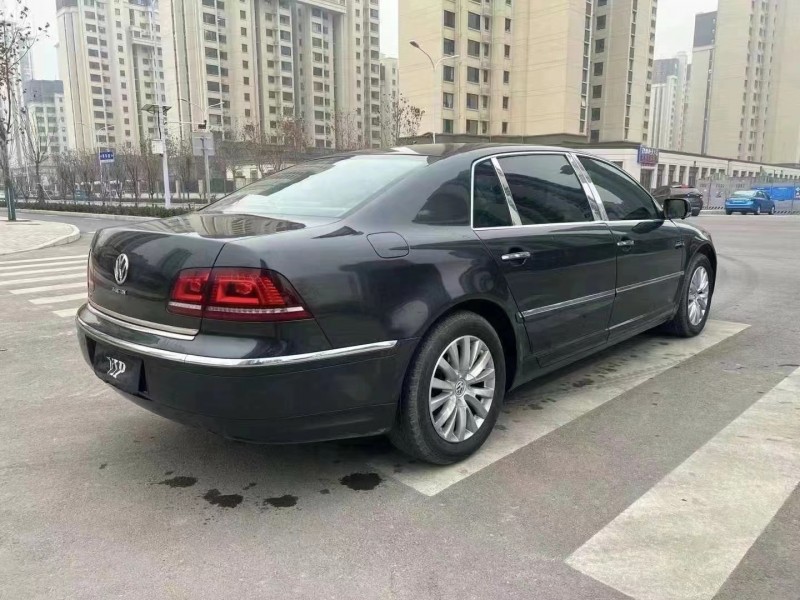 济宁13年大众辉腾8