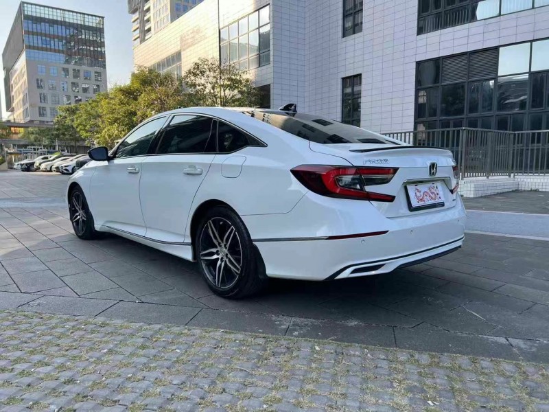 佛山22年本田雅阁8