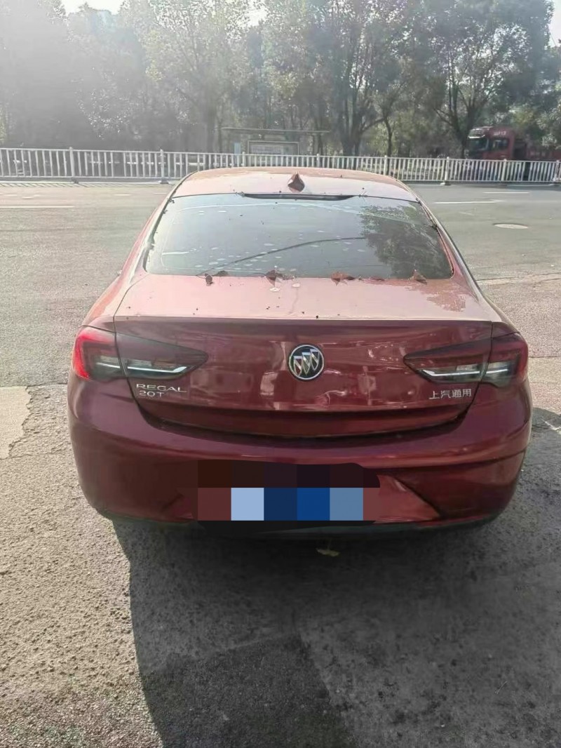 济宁18年别克君威2