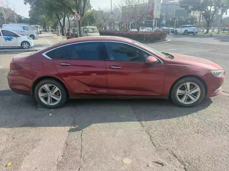 济宁18年别克君威3