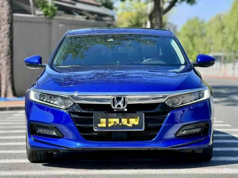 东莞18年本田雅阁1