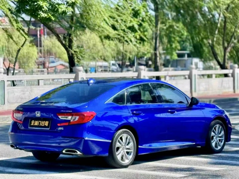 东莞18年本田雅阁4