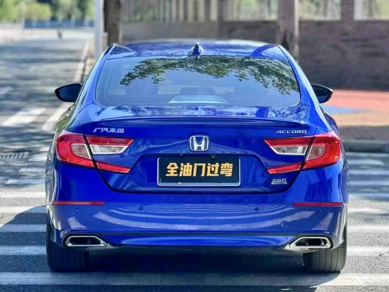 东莞18年本田雅阁5