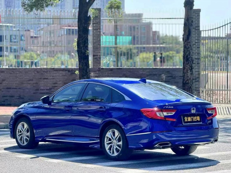 东莞18年本田雅阁6