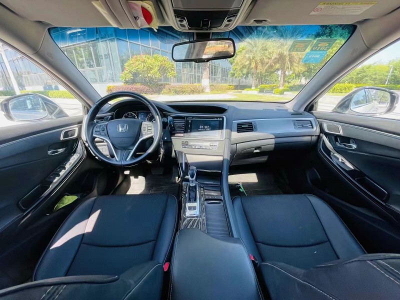 东莞17年本田思铂睿4