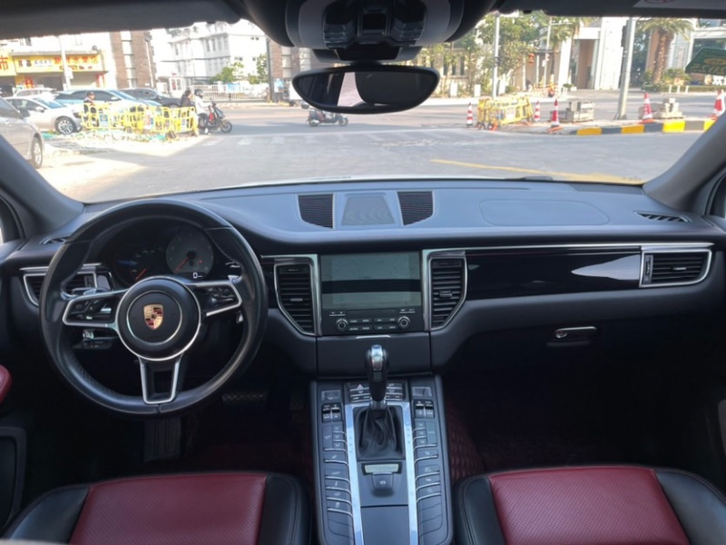 东莞17年保时捷Macan5