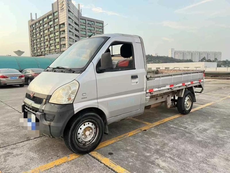 東莞17年五菱汽車新卡2