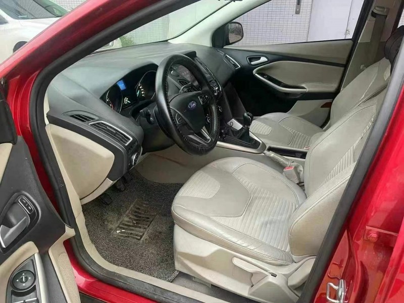 广州16年福特福克斯5