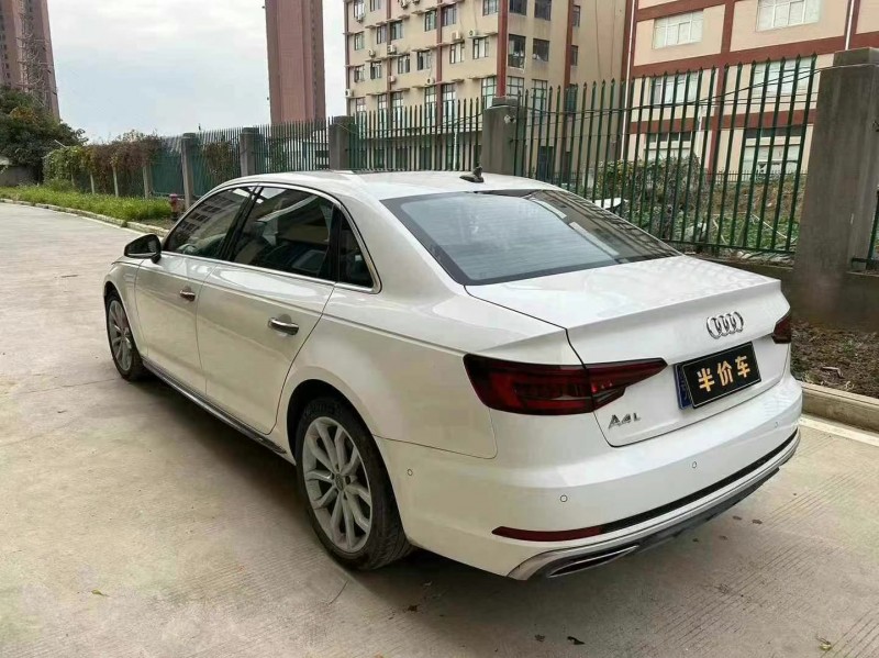 武汉22年奥迪A4L3