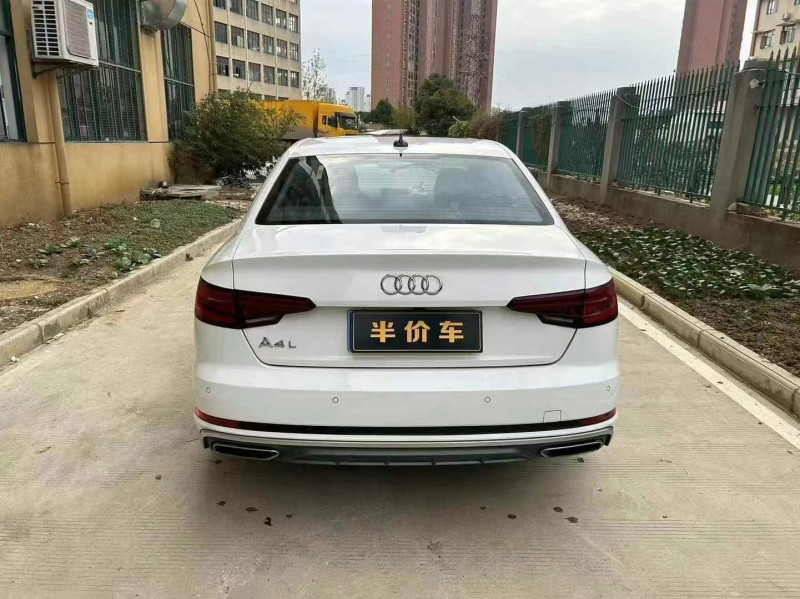 武汉22年奥迪A4L9