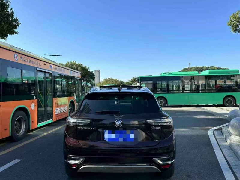 广州21年别克昂科威9