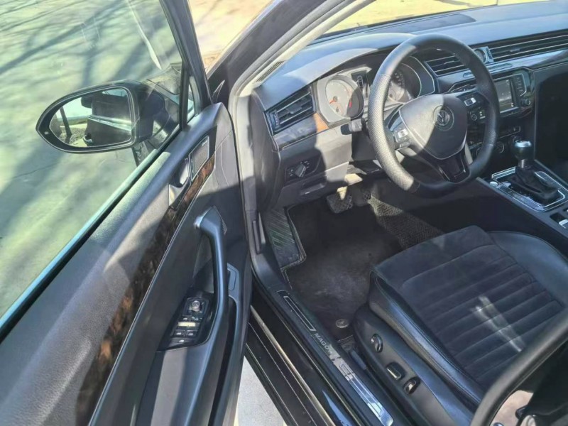 保定17年大众迈腾4