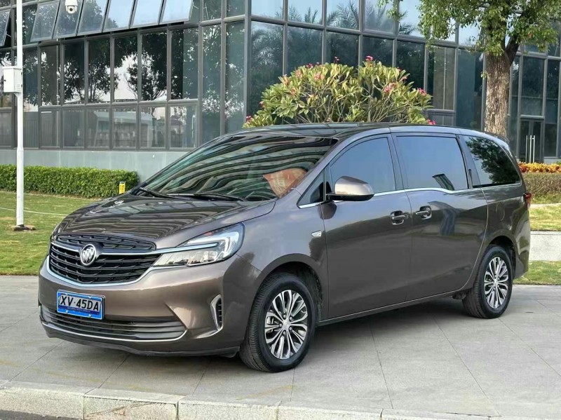 东莞22年别克GL82