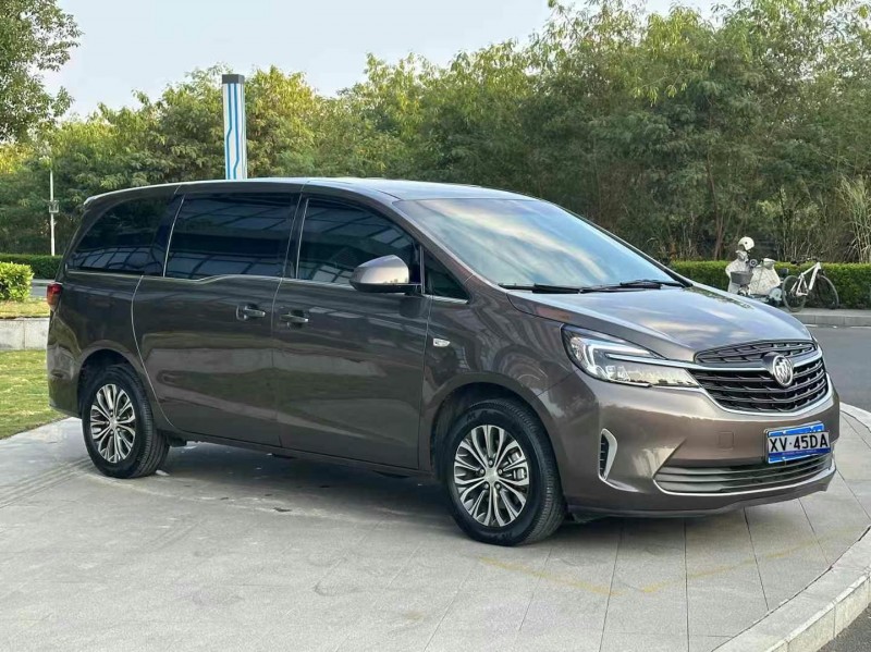 东莞22年别克GL83