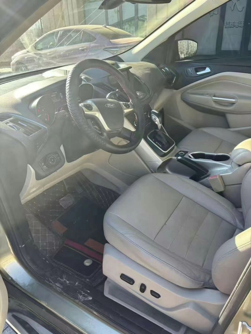 保定16年福特翼虎4