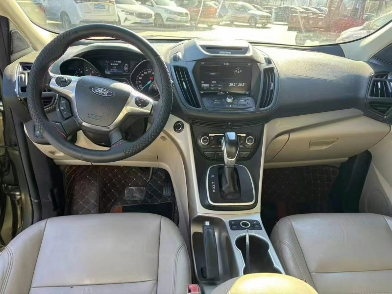 保定16年福特翼虎8