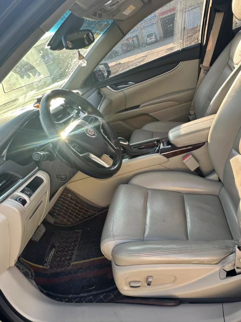 保定16年凯迪拉克XTS3