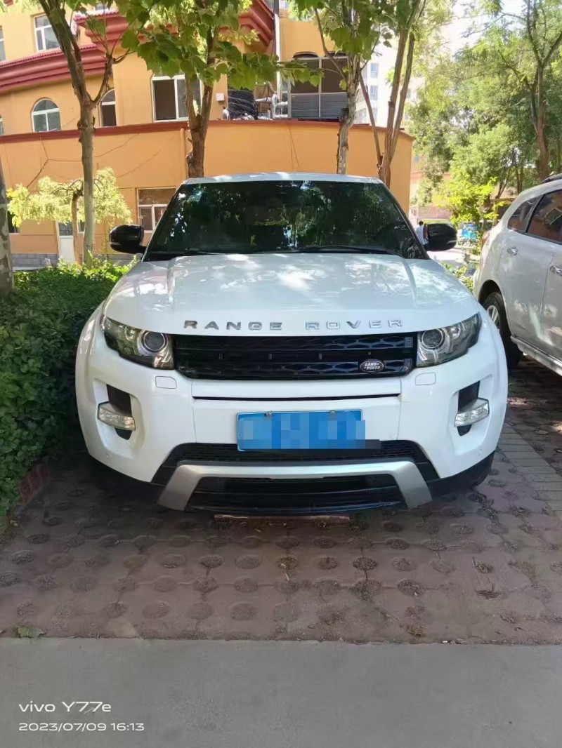 保定12年路虎极光1